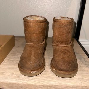 Girls uggs